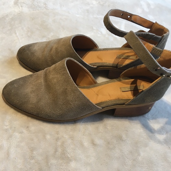 Urban outfitters ecote size 8.5 stap gray sandals. - Picture 5 of 10